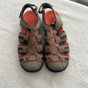 EUC Clarks outdoor sandals